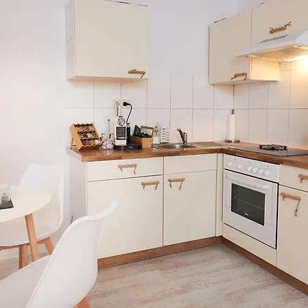 아파트 Casa Nabu Bohemian Lakeside Terraced Apartment.