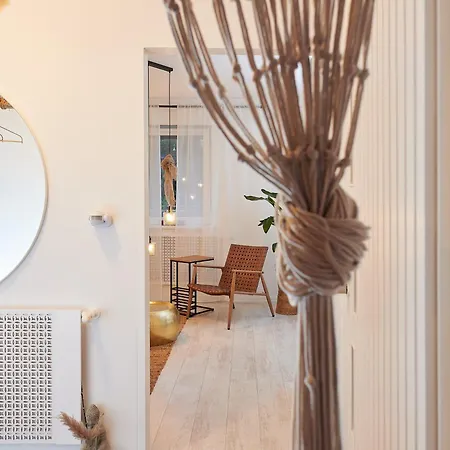 Casa Nabu Bohemian Lakeside Terraced Apartment. *