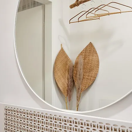 Casa Nabu Bohemian Lakeside Terraced Apartment. Appartement *