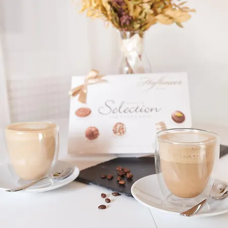 아파트 Casa Nabu Bohemian Lakeside Terraced Apartment. 크롬펜돌프