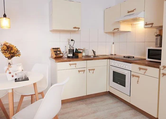 Апартаменты Casa Nabu Bohemian Lakeside Terraced Apartment.