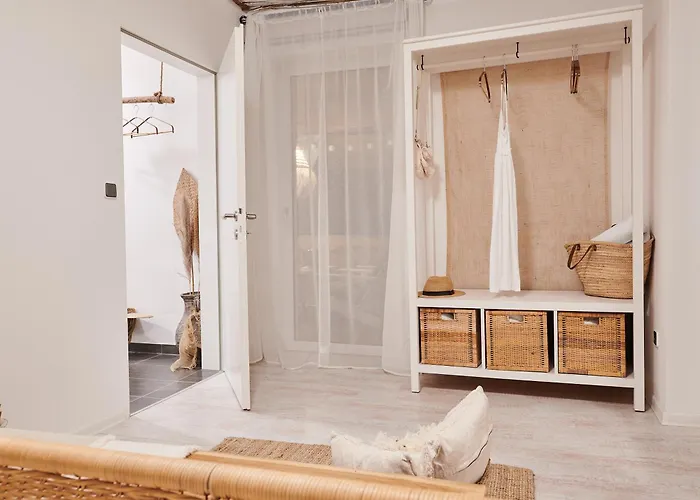 Casa Nabu Bohemian Lakeside Terraced Apartment. Апартаменты Крумпендорф