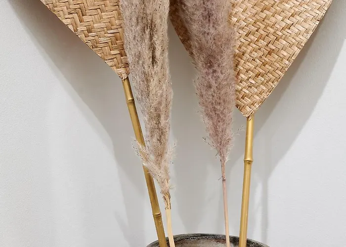 Апартаменты Casa Nabu Bohemian Lakeside Terraced Apartment. *