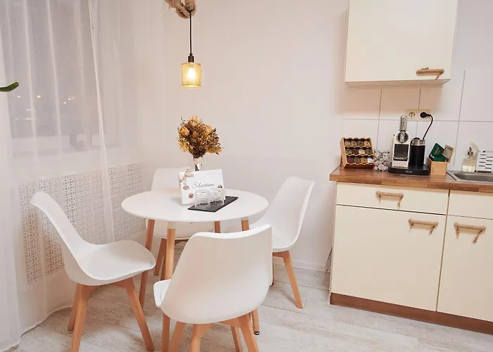 Casa Nabu Bohemian Lakeside Terraced Apartment.