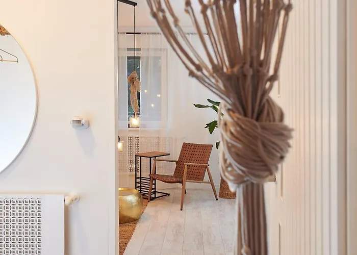 Casa Nabu Bohemian Lakeside Terraced Apartment. *