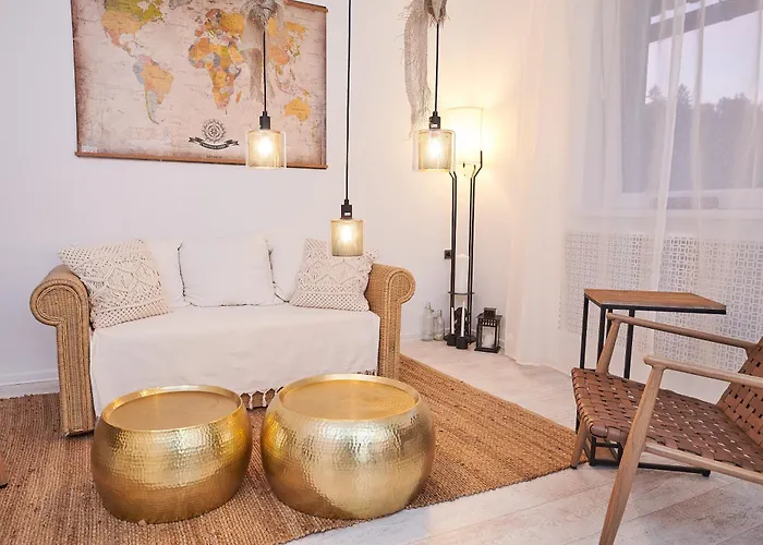 Casa Nabu Bohemian Lakeside Terraced Apartment. Apartman