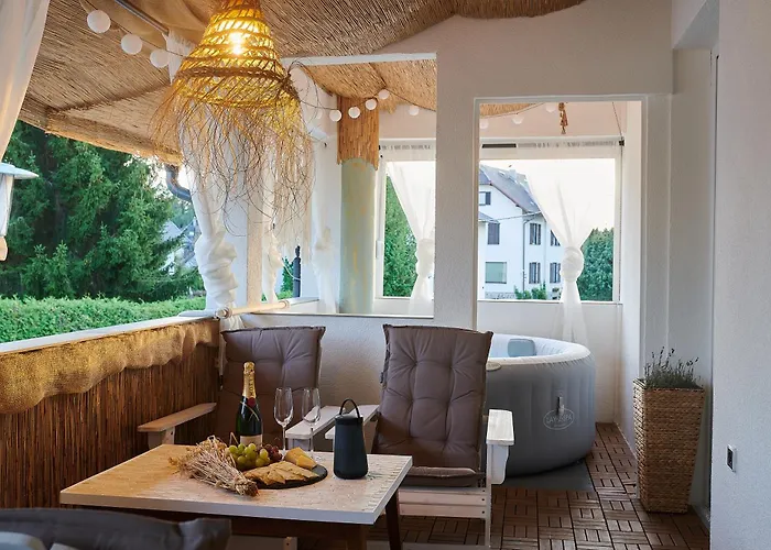 Апартаменты Casa Nabu Bohemian Lakeside Terraced Apartment. *